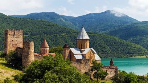 Kupnja nekretnine u Gruziji: Ekskluzivne ponude Mojenemovitostumore.cz